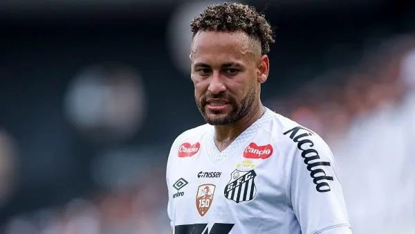 比賽節奏拉高,內馬爾明顯出現延遲