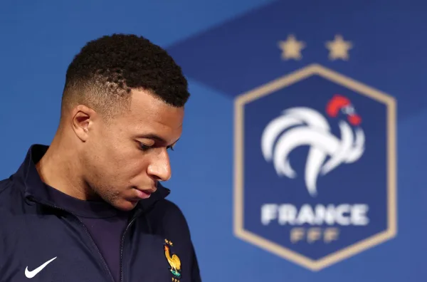 姆巴佩曾經公開發表言論力挺席丹